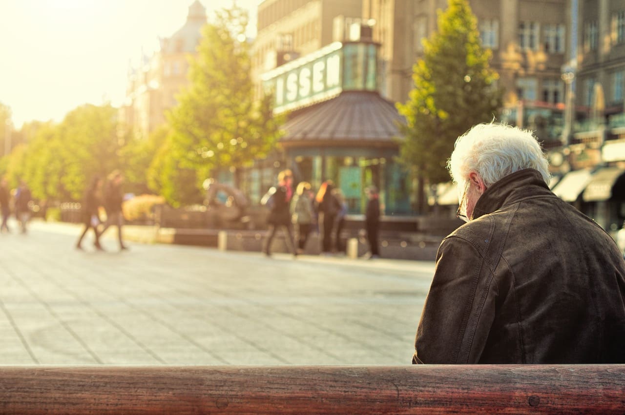 Daylight saving time and dementia