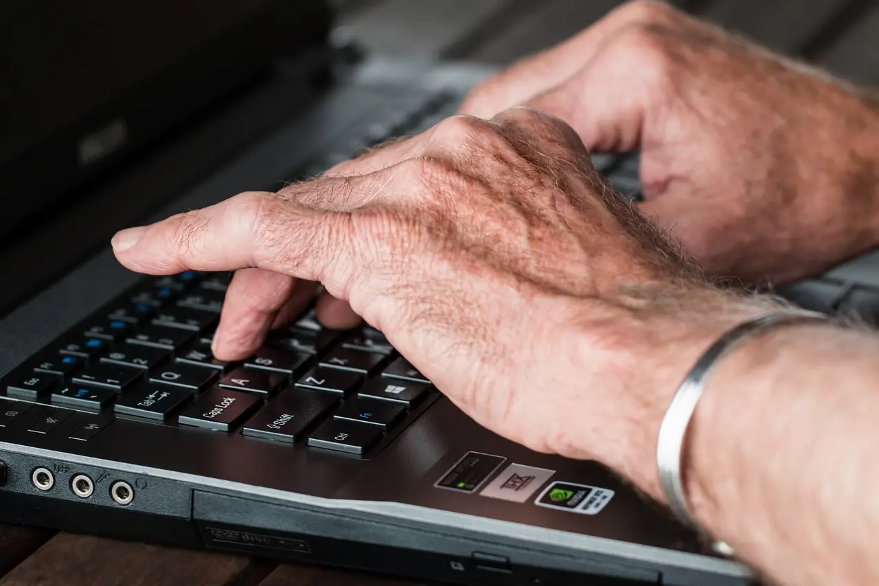 Helping older adults avoid scams and fraud