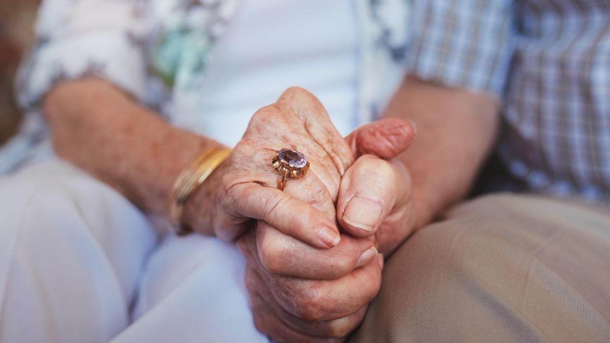 100 elderly people a day badly hurt in care homes